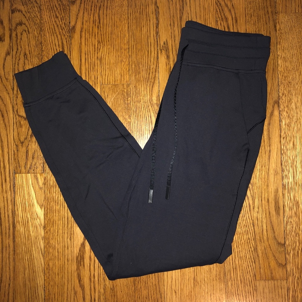 Lululemon “On The Move” High Rise Jogger